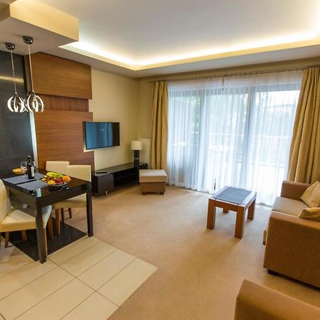 Willa Port Apartament Lilia オストルダ エクステリア 写真