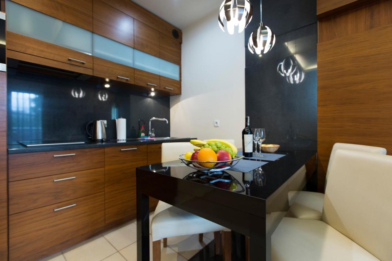 Willa Port Apartament Lilia オストルダ エクステリア 写真